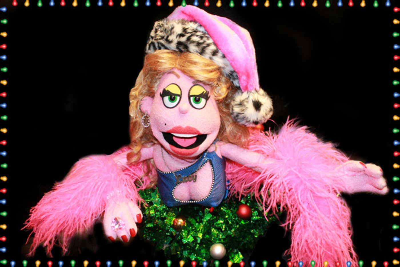 Photo Flash: AVENUE Q Decks the Halls with Holiday Portraits, Sets Holiday Schedule  Image