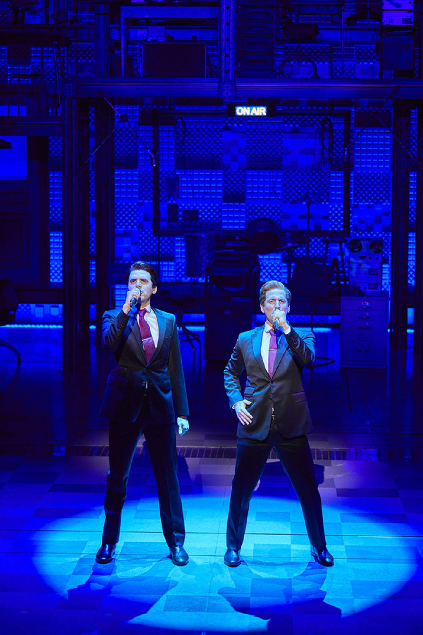 Photo Flash: First Look at Matthew Seadon-Young, Barbara Drennan and Joseph Prouse in West End's BEAUTIFUL - THE CAROLE KING MUSICAL  Image