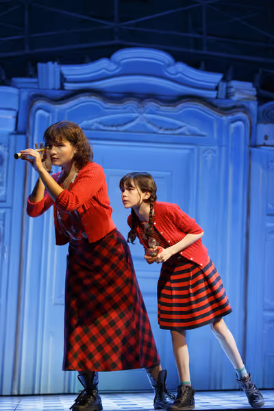 L-R: Phillipa Soo and Savvy Crawford in â€œAmÃ©lie, A New Musicalâ€ at Cen Photo
