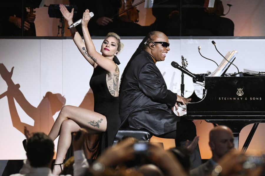 Photo Flash: First Look - Leslie Odom Jr, Lady Gaga & More Perform on NBC's TONY BENNETT CELEBRATES 90 Image