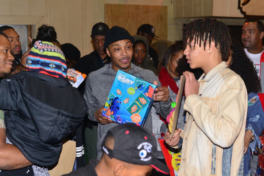 Photo Flash: Tip 'T.I.' Harris Joined Atlanta Doctors to Make Christmas Special for Thousands of Atlanta Kids Image