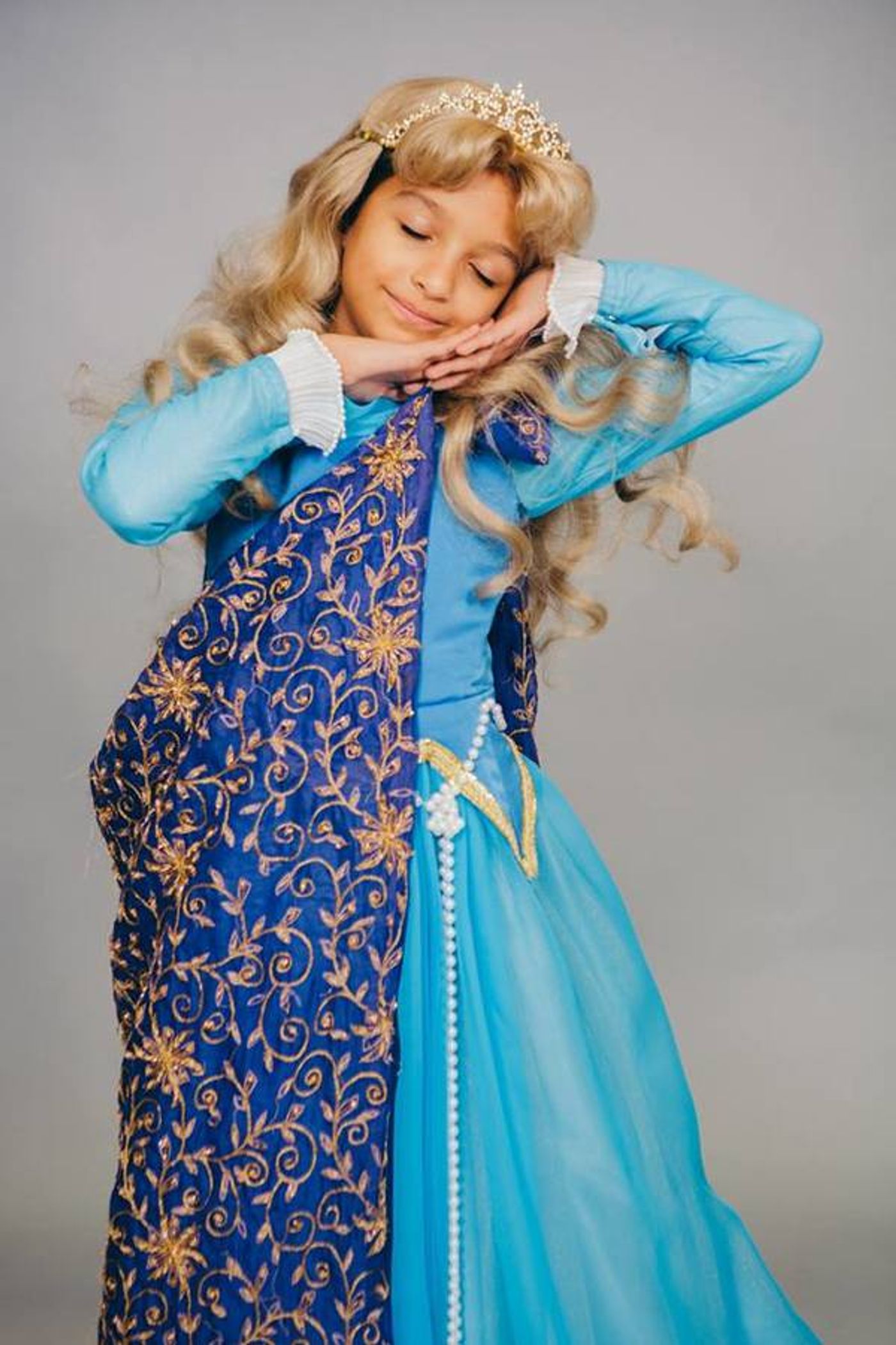 BWW Photo Flash: Students With Adults in INTO THE WOODS at TUTS - Emily Skinner, Nick Bailey and More!  Image