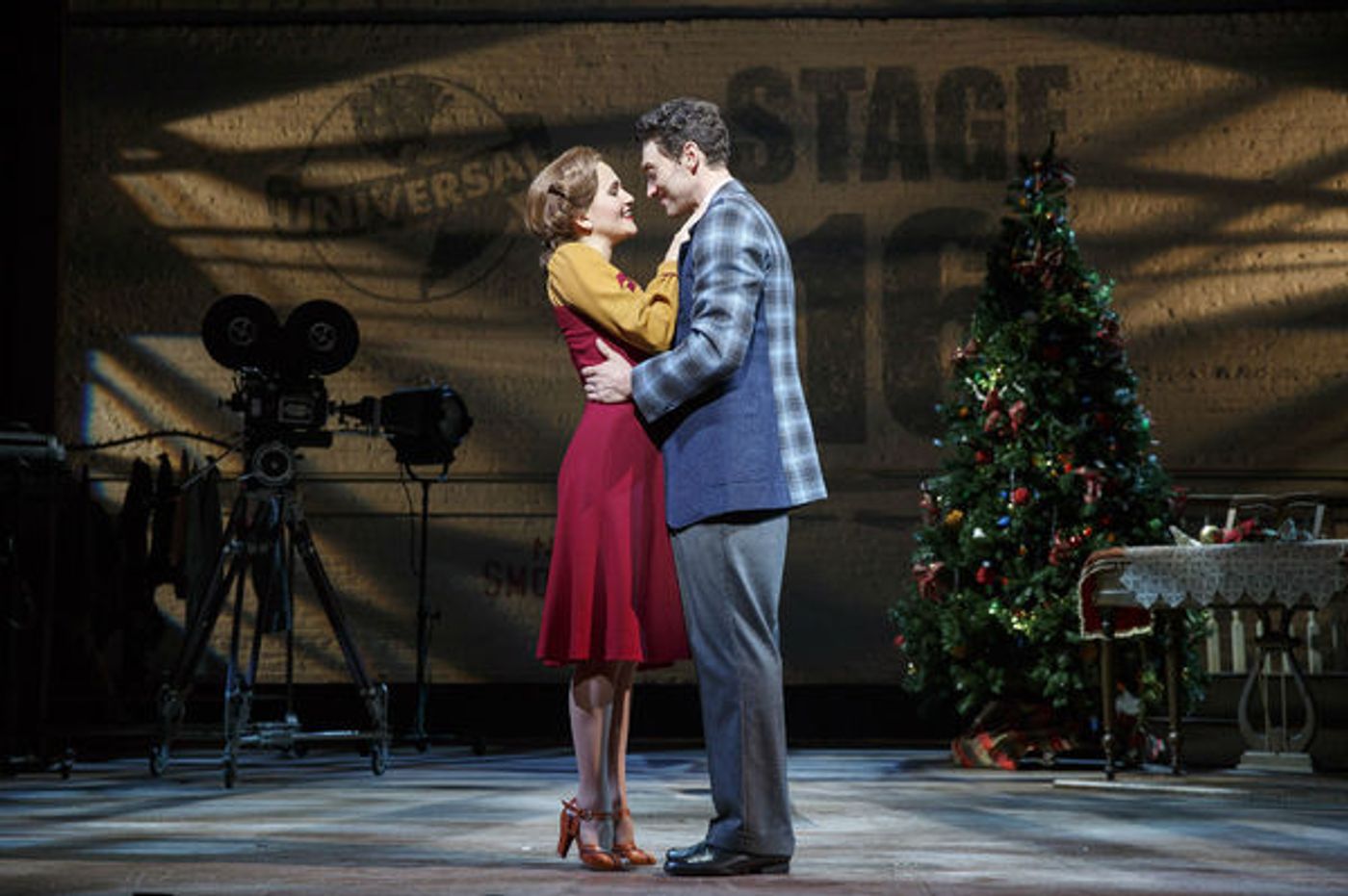 Broadway AM Report, 12/23/2016 - Happy Holiday Weekend!  Image