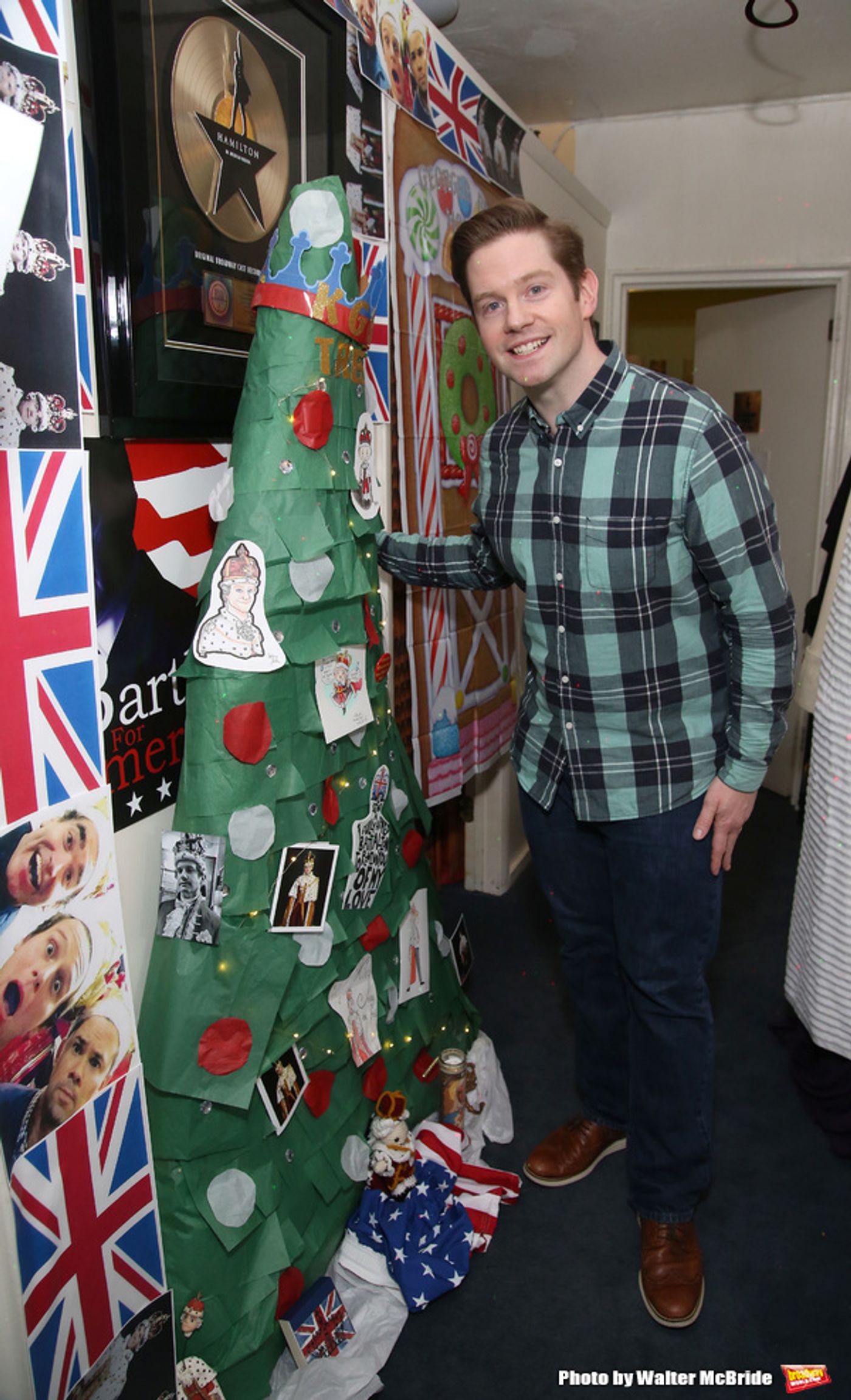 Photo Coverage: Lin-Manuel Miranda, Josh Groban, and Cate Blanchett Judge HAMILTON Door Decorating Competition 2016  Image