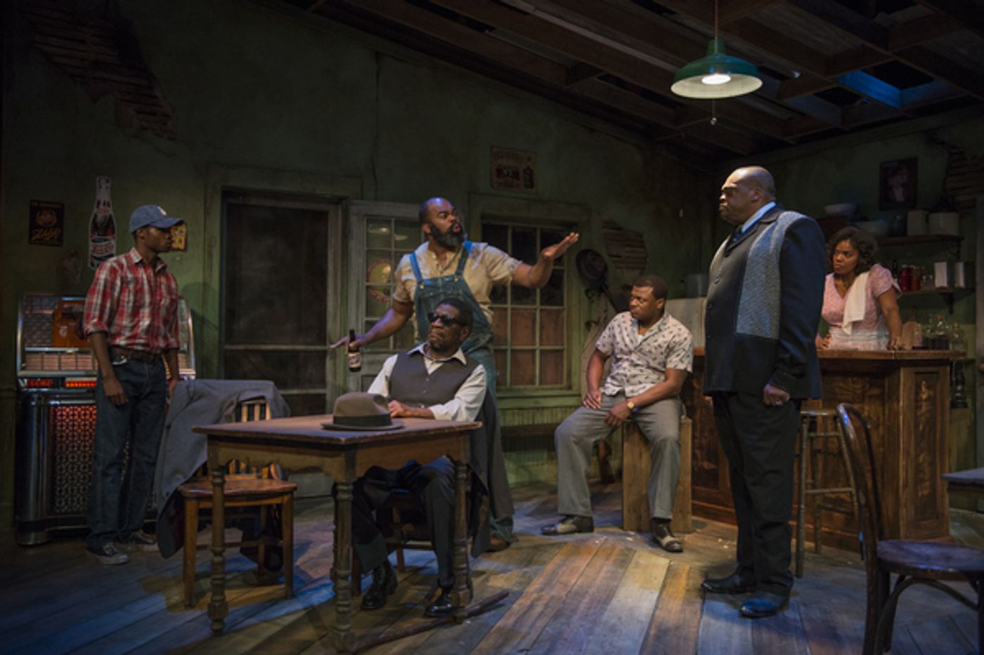Photo Flash: First Look - EAST TEXAS HOT LINKS Extends at Writers Theatre; Eugene Lee to Stop By! Photo Flash: First Look - EAST TEXAS HOT LINKS Extends at Writers Theatre; Eugene Lee to Stop By! Image