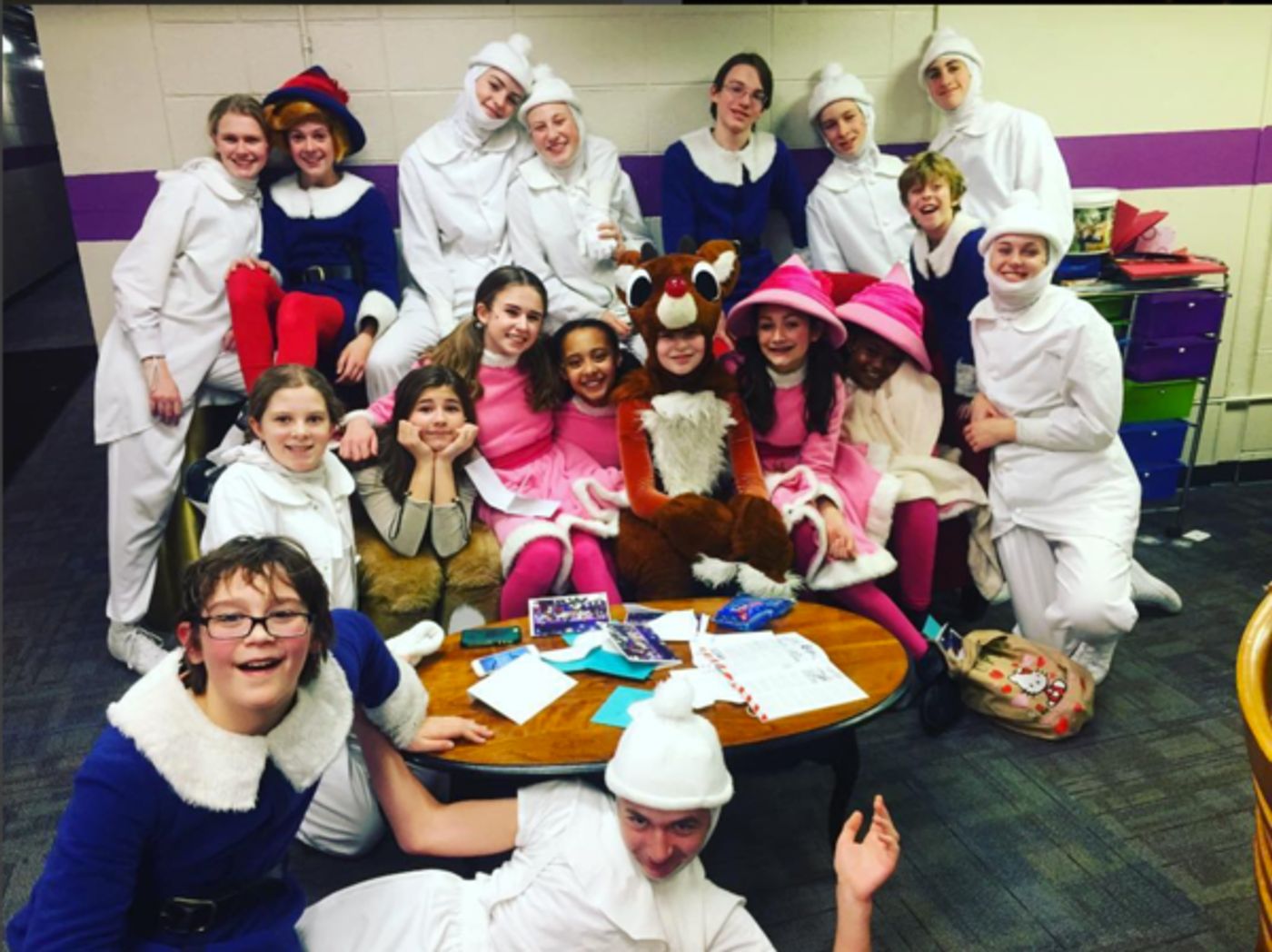 Photo Flash: SWEET CHARITY Turns Up Early, THE BODYGUARD Rocks the Bedhead Look, and More Saturday Intermission Pics!  Image