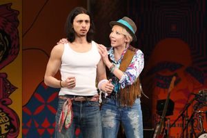 Julian Cihi and Reon Yuzuki  Photo