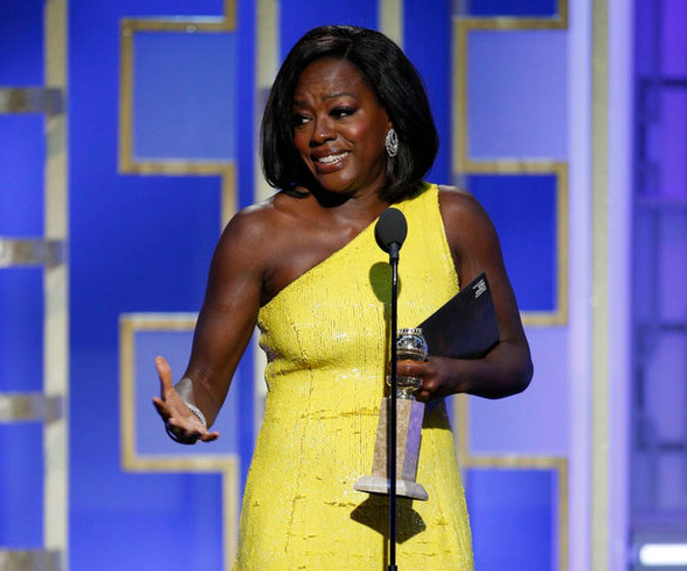 FENCES' Viola Davis Wins Golden Globe Award for Best Supporting Actress  Image