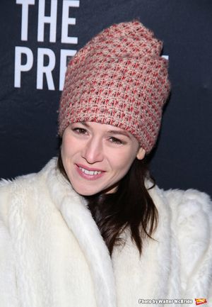 Yael Stone  Photo