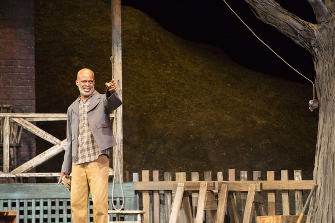 Photo Flash: First Look at August Wilson's FENCES at Pioneer Theatre Company Photo Flash: First Look at August Wilson's FENCES at Pioneer Theatre Company Image