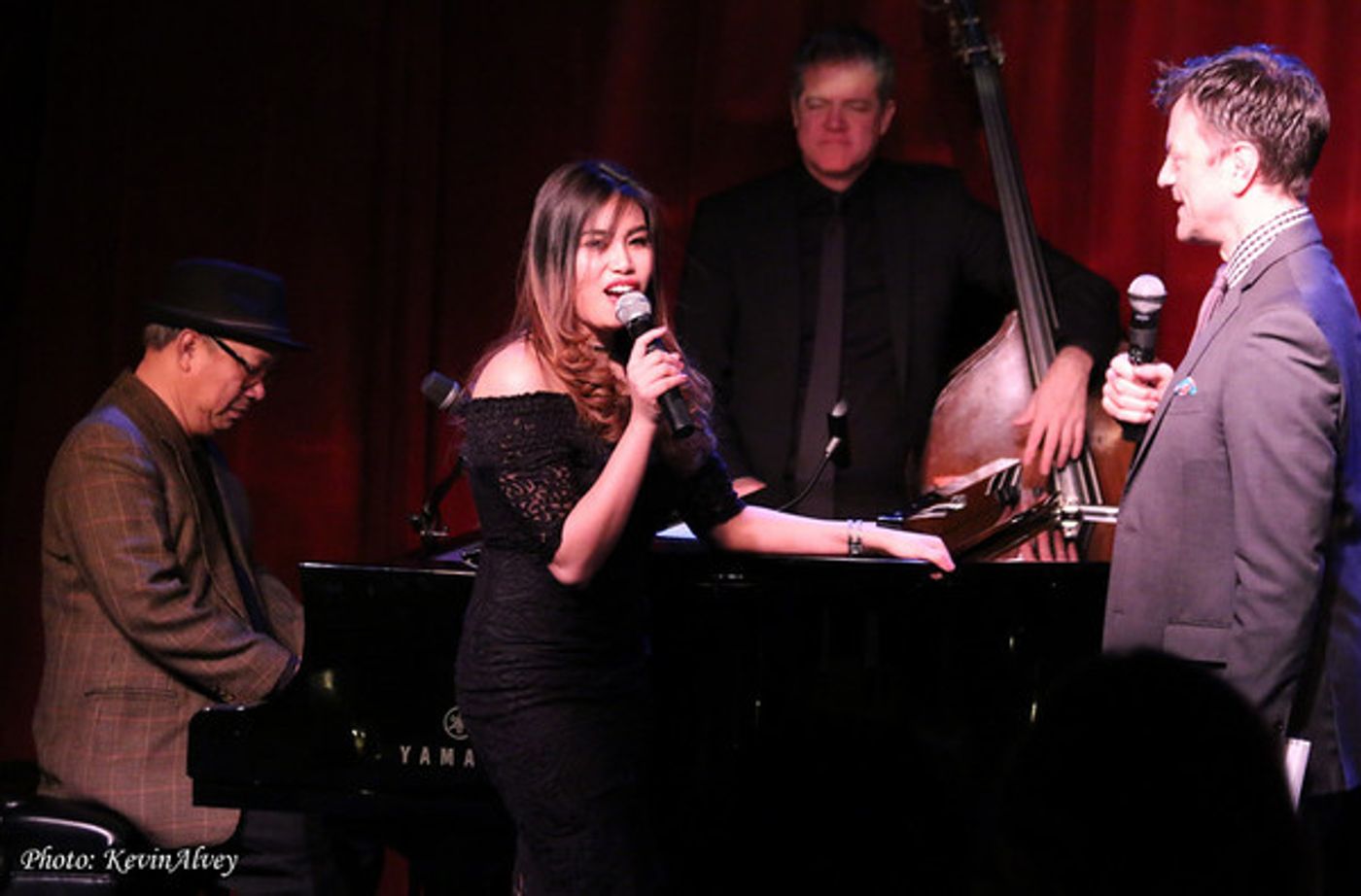 Photo Flash: Performers Gifted with Squigs Drawings at Jim Caruso's Cast Party Photo Flash: Performers Gifted with Squigs Drawings at Jim Caruso's Cast Party Image