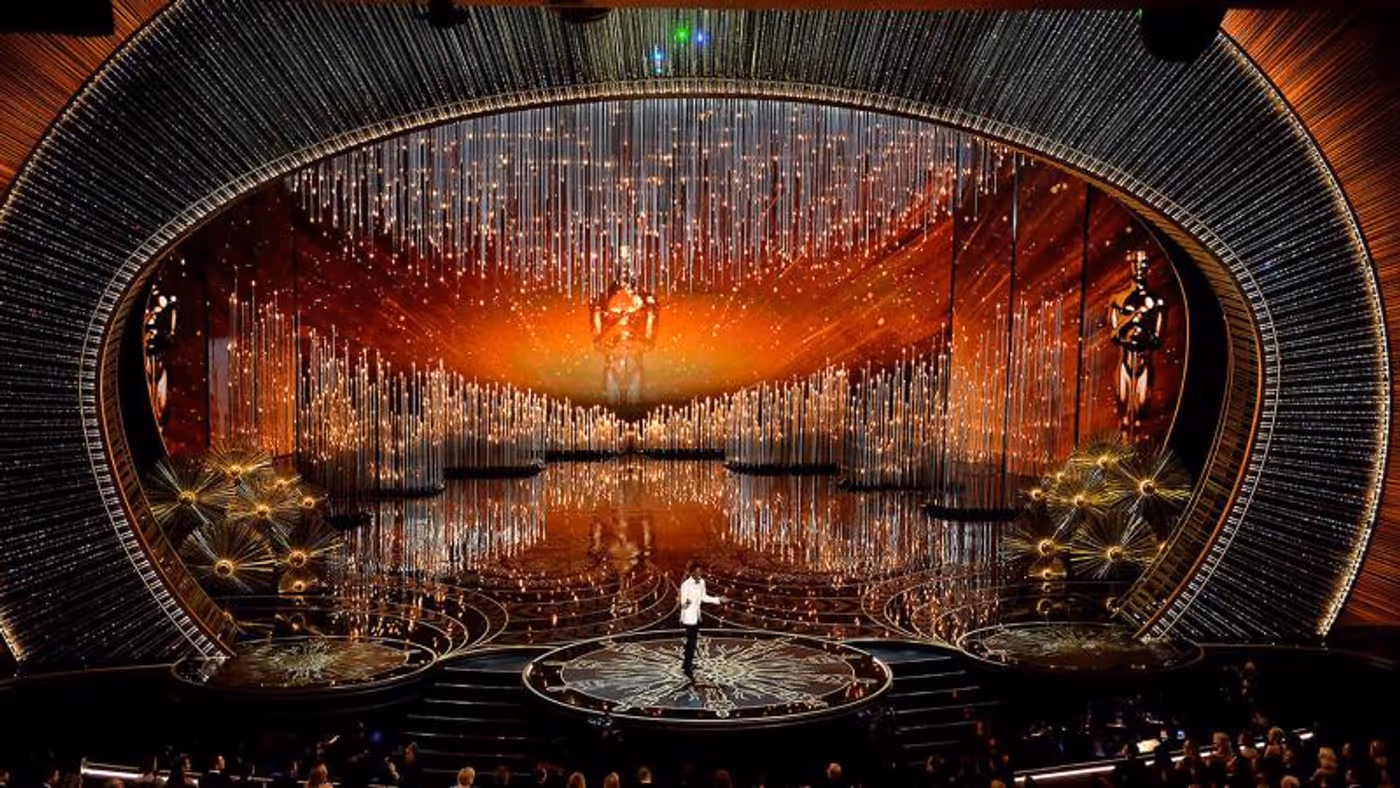 Design-Focused 'in 1: the podcast' Welcomes Tony and Emmy-Winner Derek McLane  Image