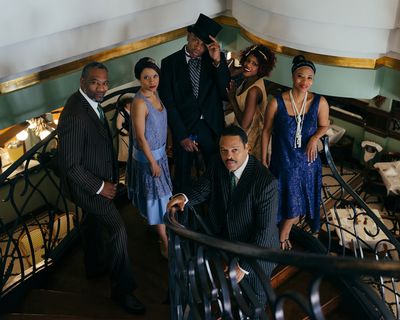 Robert DoQui, Traci Tolmaire, Damien Moses, Jarrell Hamilton, Idella Johnson, and Ted Photo