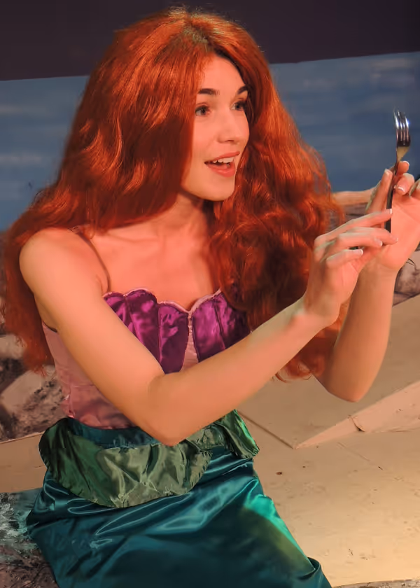 Bridey Puvel as Ariel Photo