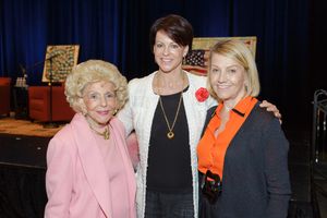 Herme de Wyman Miro, Suzanne Niedland, Veronica Atkins Photo