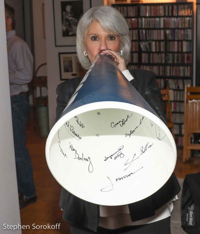 Jamie deRoy, Photo