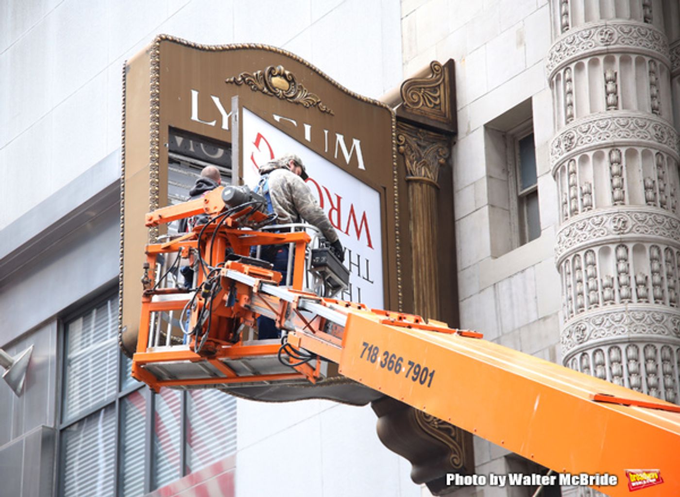 Up on the Marquee: THE PLAY THAT GOES WRONG  Image