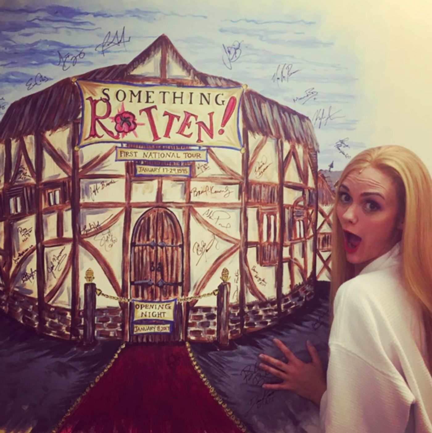 Photo Flash: The King and I Celebrates the New Year, Wicked Makes a Face, and More Saturday Intermission Pics!  Image