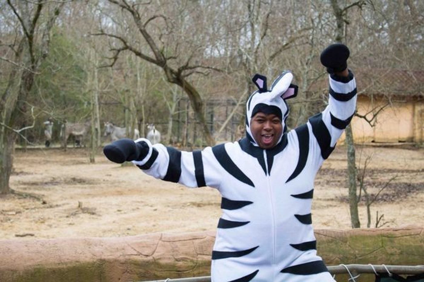 Photo Flash: Cast of MADAGASCAR Visits the Jackson Zoological Park!  Image