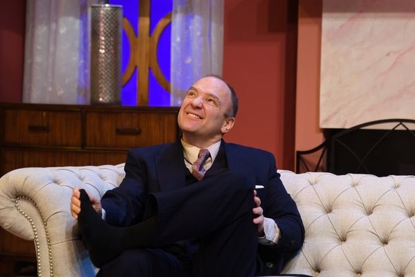 Robert Ierardi stars as Harry Brock Photo