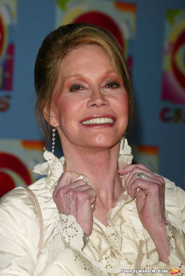Mary Tyler Moore  ( THE MARY TYLER MOORE SHOW )
Attending CBS AT 75, a three hour ent Photo