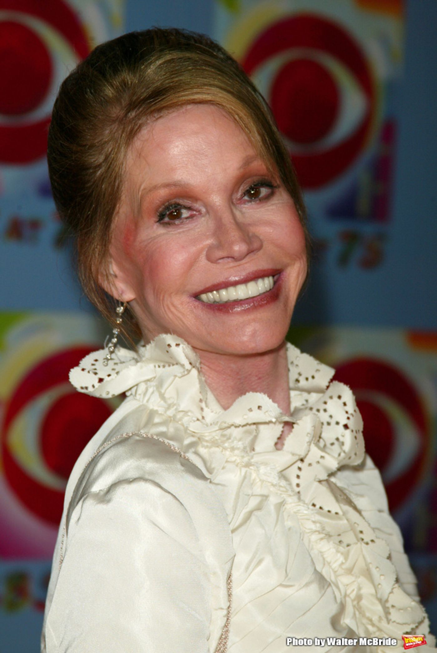 Photo Flash: Remembering Mary Tyler Moore  Image