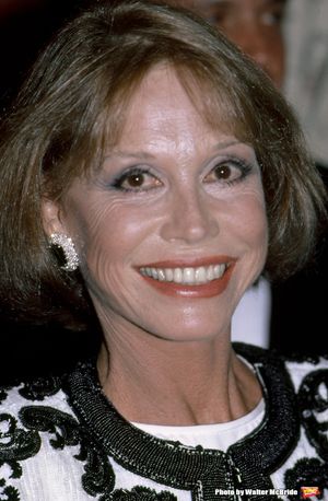 Mary Tyler Moore in 
1985, New York City.


 Photo