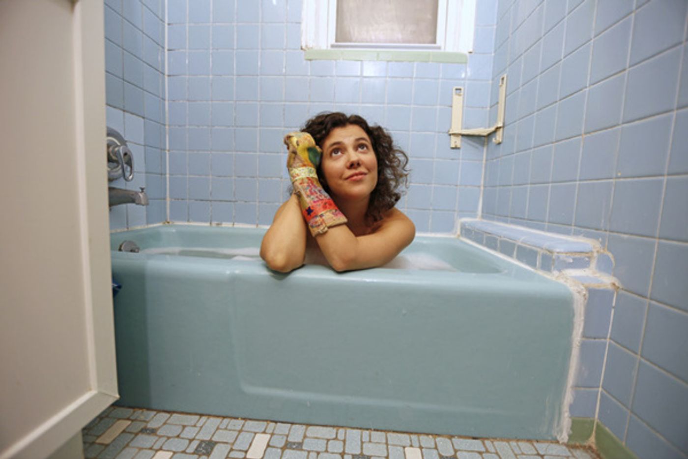 Photo Flash: Inside Siobhan O'Loughlin's Site-Specific BROKEN BONE BATHTUB Photo Flash: Inside Siobhan O'Loughlin's Site-Specific BROKEN BONE BATHTUB Image