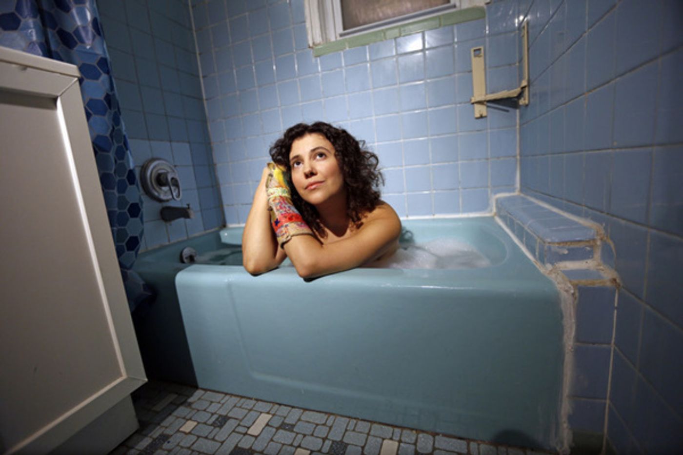 Photo Flash: Inside Siobhan O'Loughlin's Site-Specific BROKEN BONE BATHTUB Photo Flash: Inside Siobhan O'Loughlin's Site-Specific BROKEN BONE BATHTUB Image