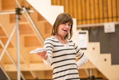 Doon Mackichan Photo