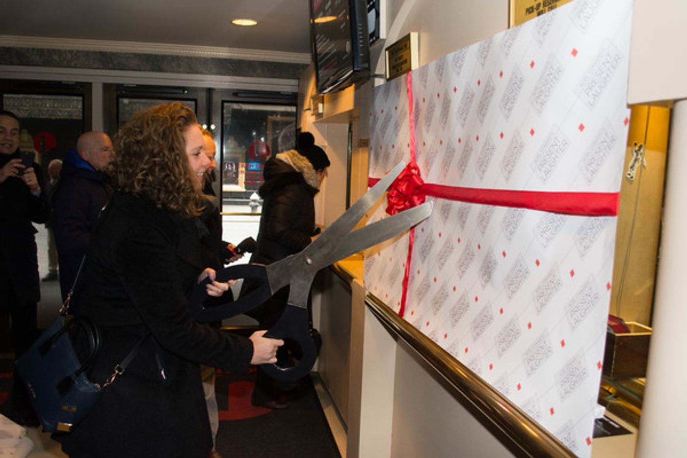 Photo Flash: Ticket Buyers Unwrap the PRESENT LAUGHTER Box Office  Image