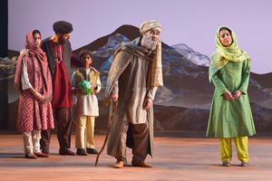 Barzin Akhavan, Nadine Malouf, Nikita Tewani, Pomme Koch and Neel Noronha Photo