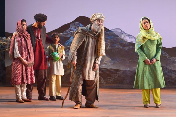 Barzin Akhavan, Nadine Malouf, Nikita Tewani, Pomme Koch and Neel Noronha Photo