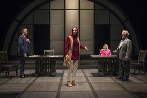 Timothy Edward Kane (Scott Bader), Susaan Jamshidi (Claire Fathi), Lindsay Stock (Sus Photo