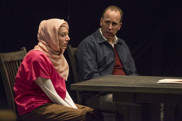 Susaan Jamshidi (Claire Fathi), Joe Dempsey (Alan Glenn) Photo