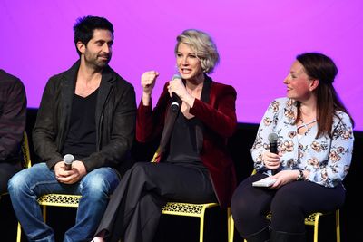 ATLANTA, GA - FEBRUARY 03:  (L-R) Actor Stephen Schneider, actress Jenna Elfman, and  Photo
