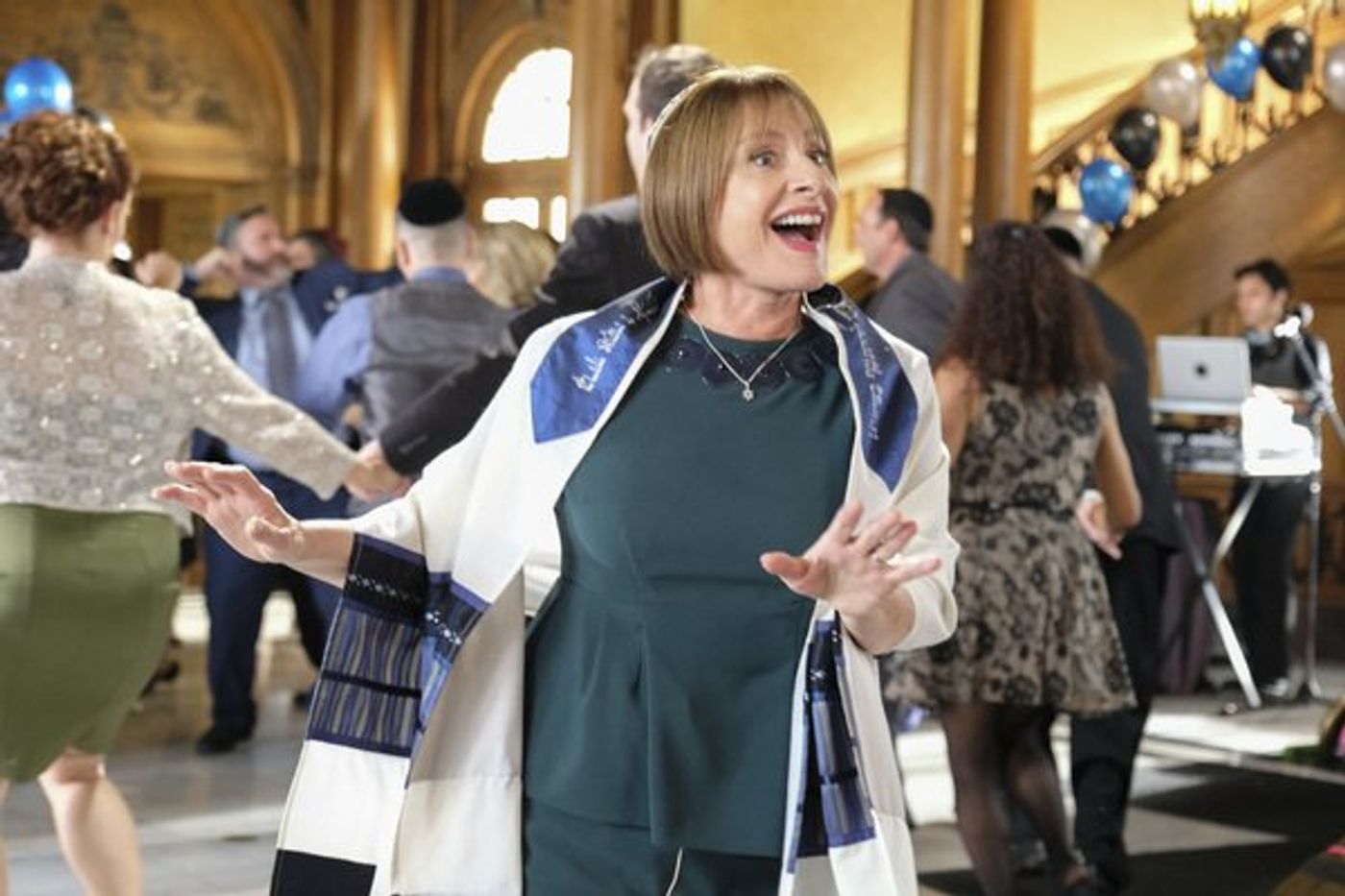 WAR PAINT's Patti LuPone Explains Why She's 'Crazy for Rachel Bloom'  Image