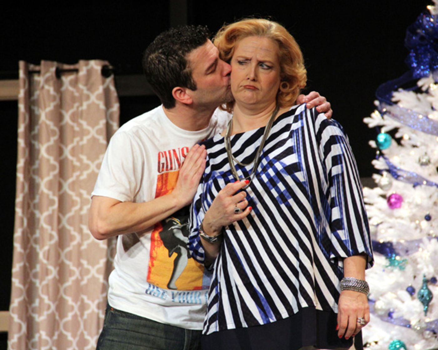 Photo Flash: First Look at Adult Drama OTHER DESERT CITIES at the Old Opera House  Image