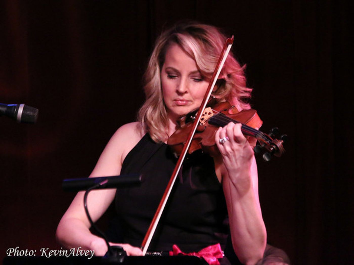 Photo Flash: Elizabeth Stanley, Alysha Umphress and More Join Jay Armstrong Johnson at Birdland Photo Flash: Elizabeth Stanley, Alysha Umphress and More Join Jay Armstrong Johnson at Birdland Image