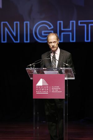 David Hyde Pierce Photo