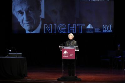 Ellen Burstyn Photo