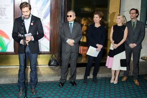 Jake Gyllenhaal, Kwek Leng Beng, Julie Menin, Annaleigh Ashford, Eric Paris @ BroadwayWorld Jake Gyllenhaal, Kwek Leng Beng, Julie Menin, Annaleigh Ashford, Eric Paris Photo
