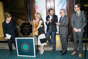 Julie Menin, Annaleigh Ashford, Jake Gyllenhaal, Kwek Leng Beng, Eric Paris @ BroadwayWorld Julie Menin, Annaleigh Ashford, Jake Gyllenhaal, Kwek Leng Beng, Eric Paris Photo