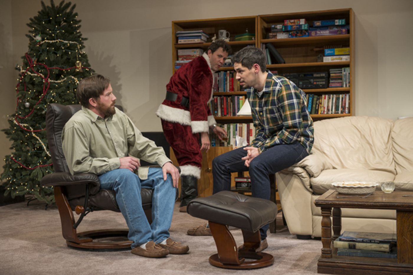 Photo Flash: First Look at Young Jean Lee's STRAIGHT WHITE MEN at Steppenwolf Theatre  Image