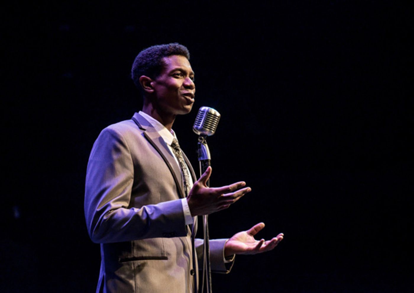 Photo Flash: Evan Tyrone Martin Sings Nat King Cole in Chicagoland on 2/11  Image