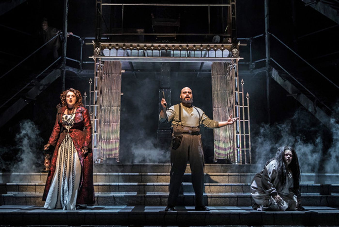 Photo Flash: Paramount Theatre's Bold New Production of SWEENEY TODD  Image
