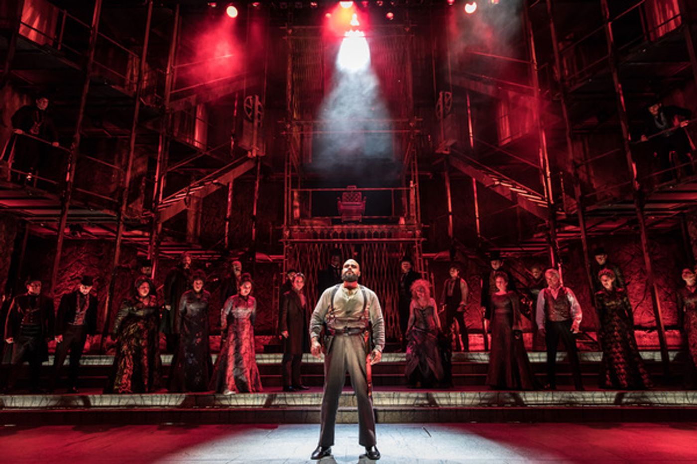 Photo Flash: Paramount Theatre's Bold New Production of SWEENEY TODD  Image