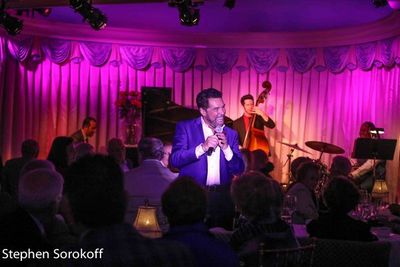 Clint Holmes Photo