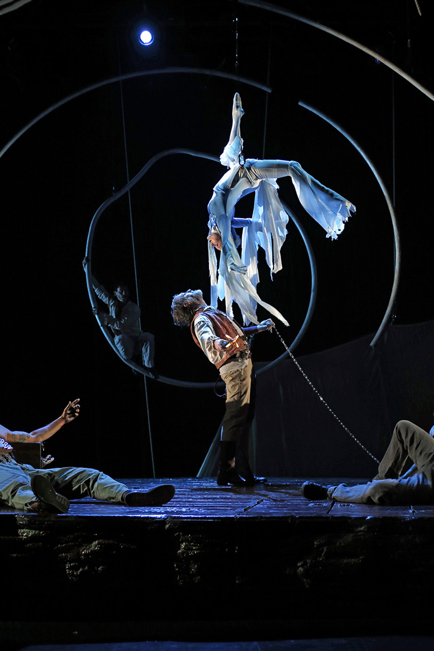 Review: Thrilling Production of MOBY DICK Swims into South Coast Repertory  Image
