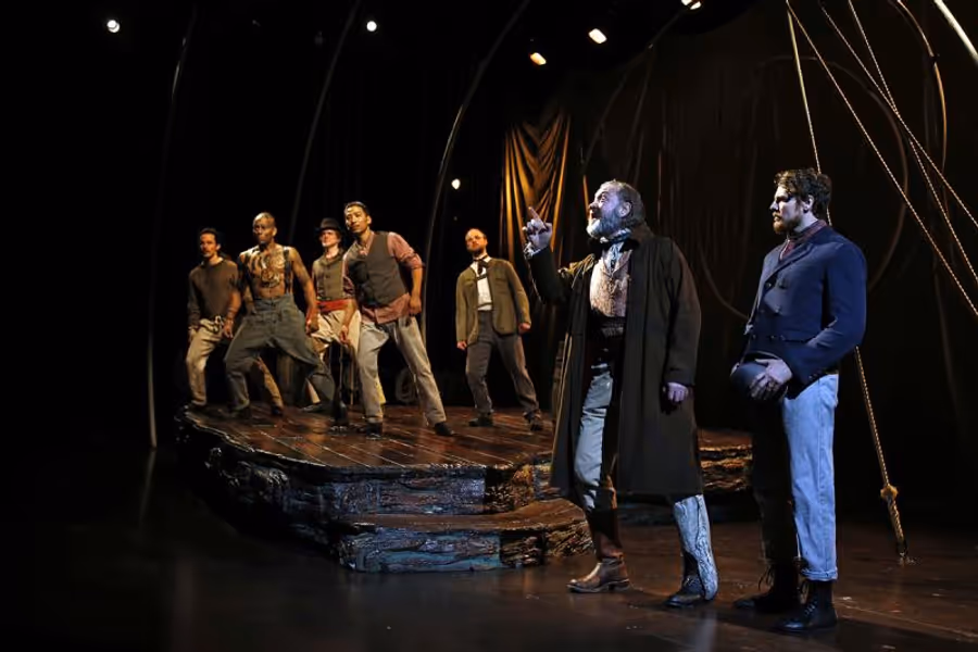 Review: Thrilling Production of MOBY DICK Swims into South Coast Repertory Image